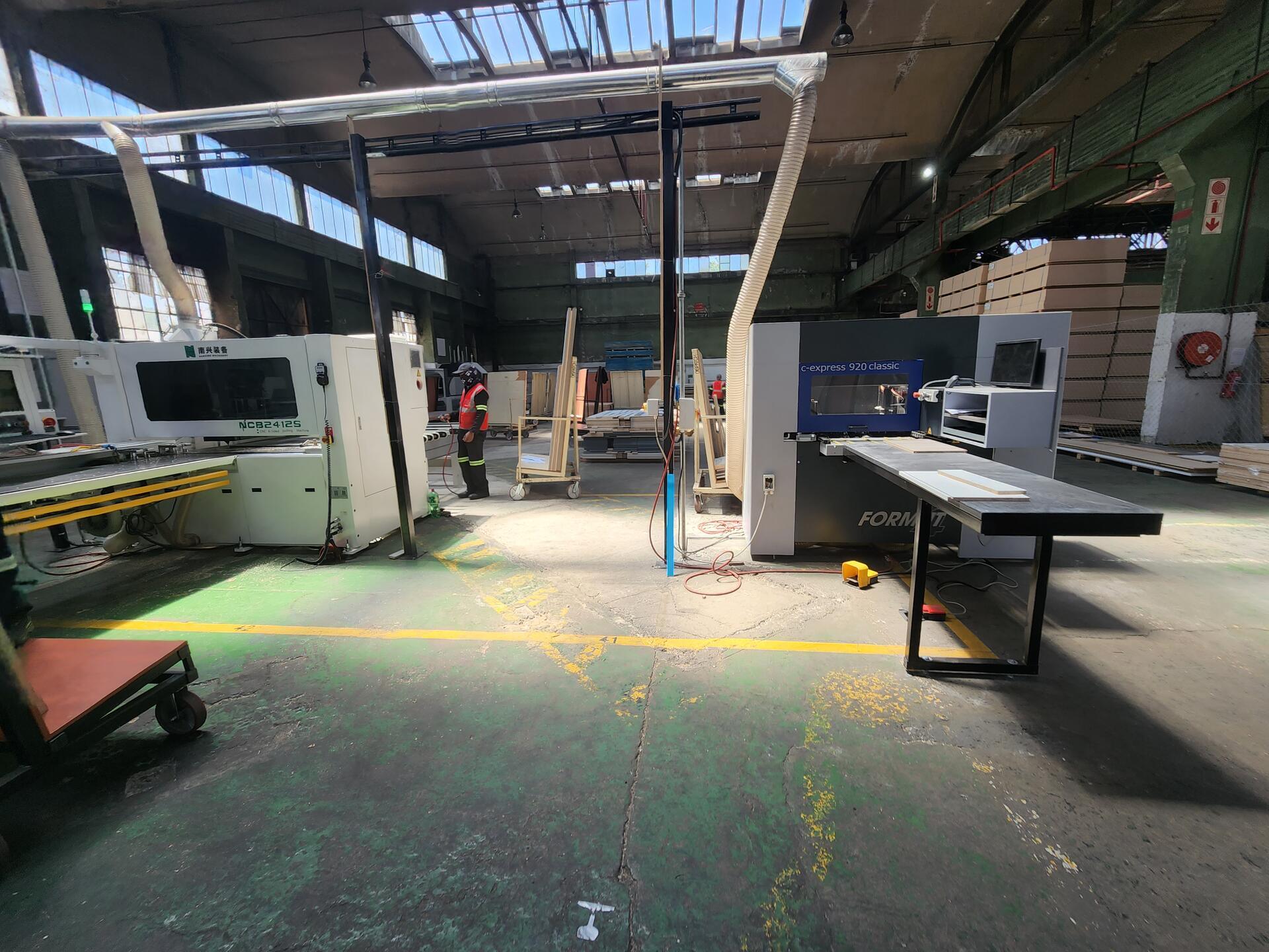McGeer-Kitchens-Factory-Worker-Expert-Craftsmanship